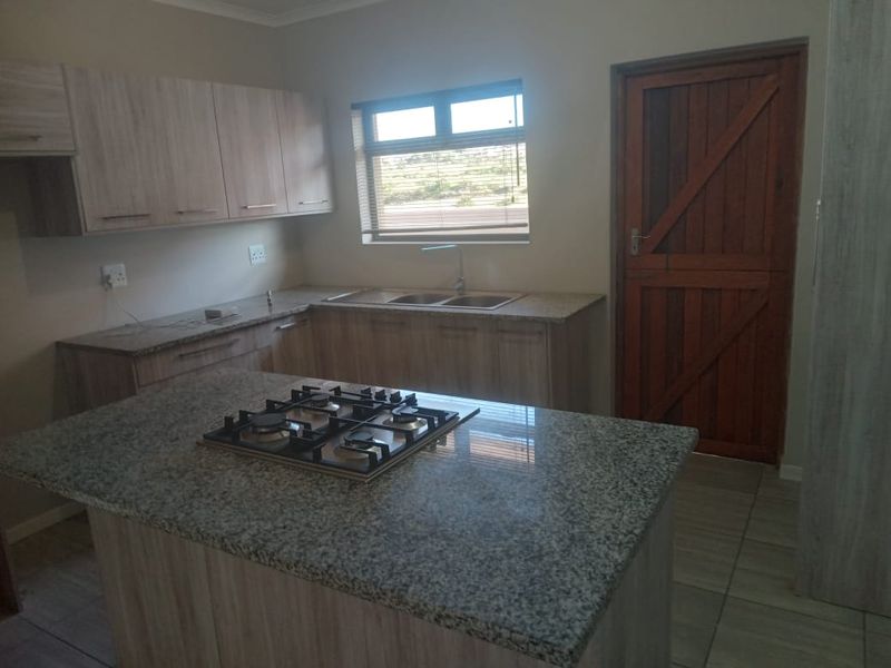 Beautiful 3-Bedroom Family Home for Sale in Bushbuck Bend, Kidd's Beach - Photo 10