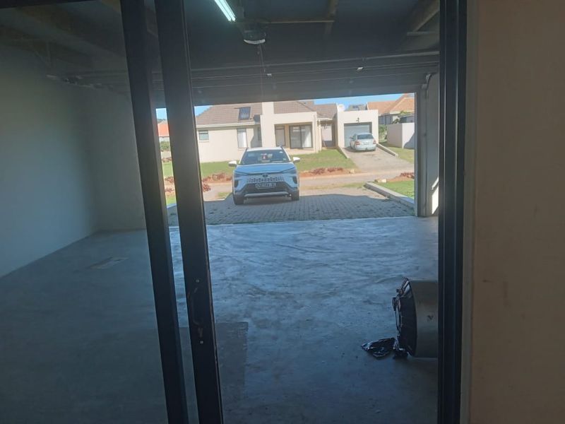 Beautiful 3-Bedroom Family Home for Sale in Bushbuck Bend, Kidd's Beach - Photo 5