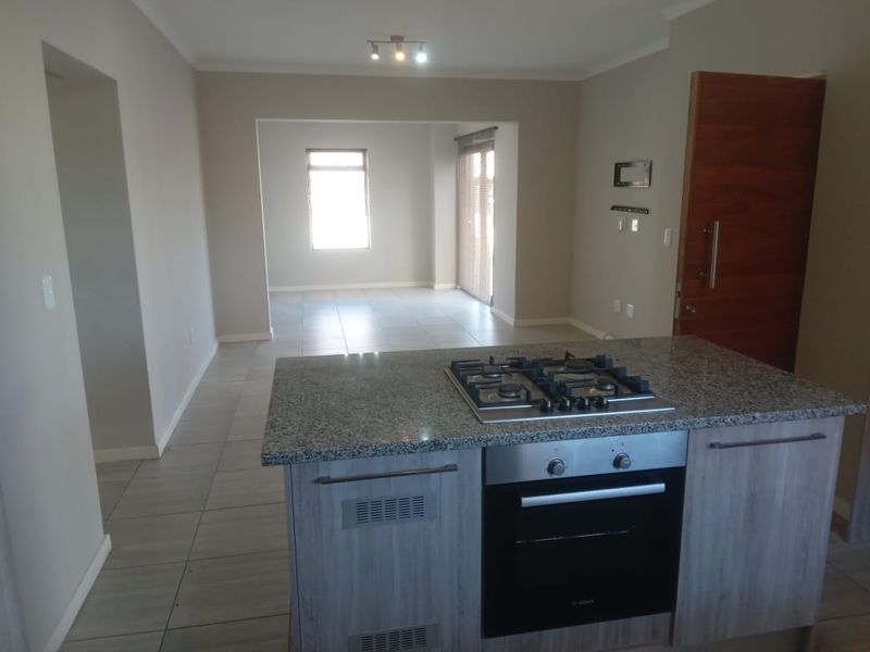 Beautiful 3-Bedroom Family Home for Sale in Bushbuck Bend, Kidd's Beach - Photo 8