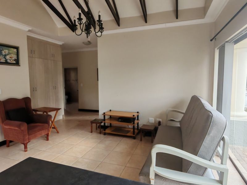 2-Bedroom Apartment in Retirement Estate, Blue Mountain Village - Photo 4