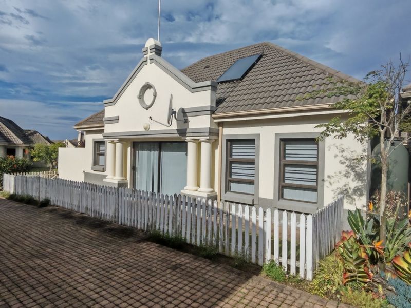 2-Bedroom Apartment in Retirement Estate, Blue Mountain Village - Photo 2