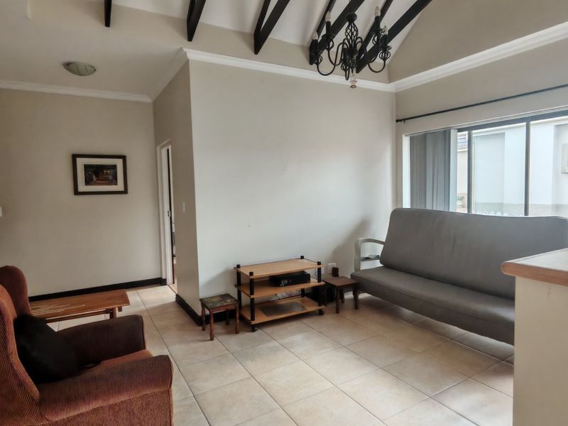 2-Bedroom Apartment in Retirement Estate, Blue Mountain Village - Photo 3