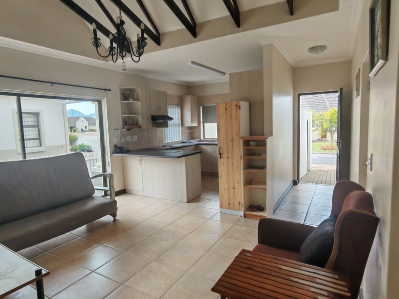 2-Bedroom Apartment in Retirement Estate, Blue Mountain Village - Photo 5