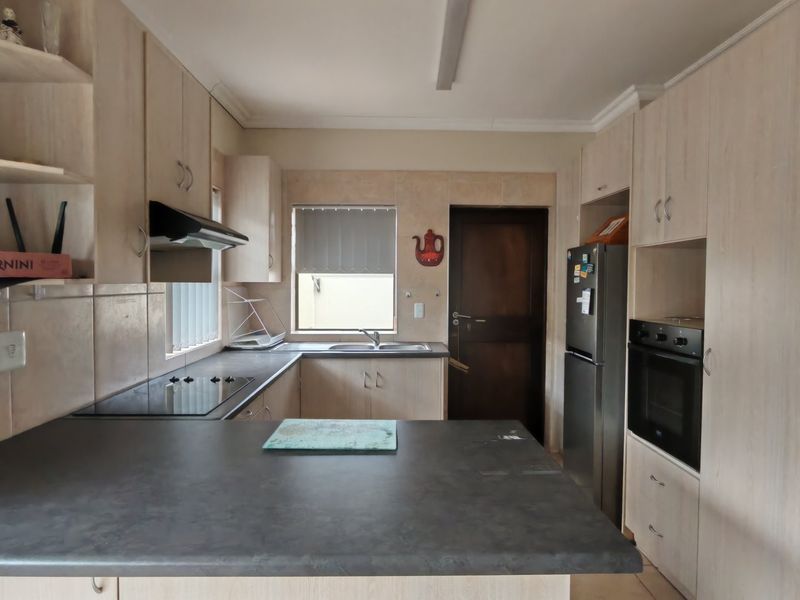 2-Bedroom Apartment in Retirement Estate, Blue Mountain Village - Photo 7
