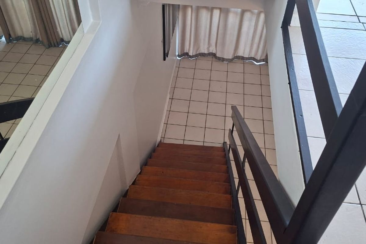 Sunny open plan flat in Southernwood  - Photo 5