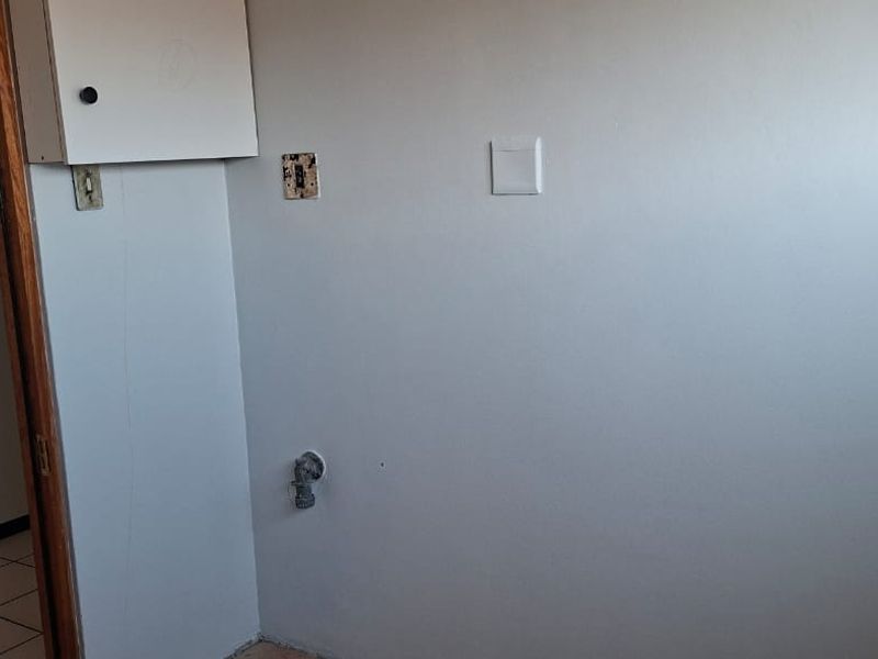 Sunny open plan flat in Southernwood  - Photo 4