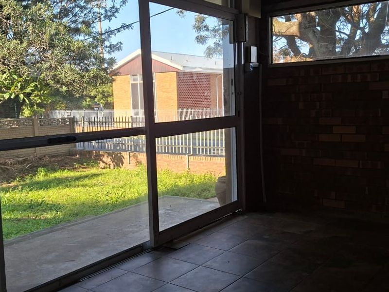 Sunny open plan flat in Southernwood  - Photo 1