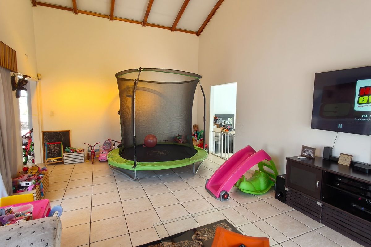 Family haven in Noordheuwel with modern comforts - Photo 4