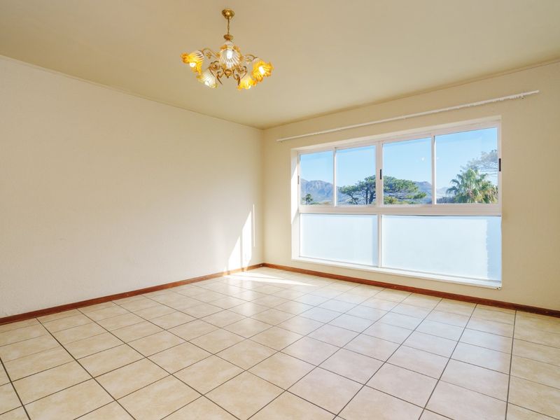 Sweeping False Bay & Table Mountain Views from the Fifth Floor - Photo 5