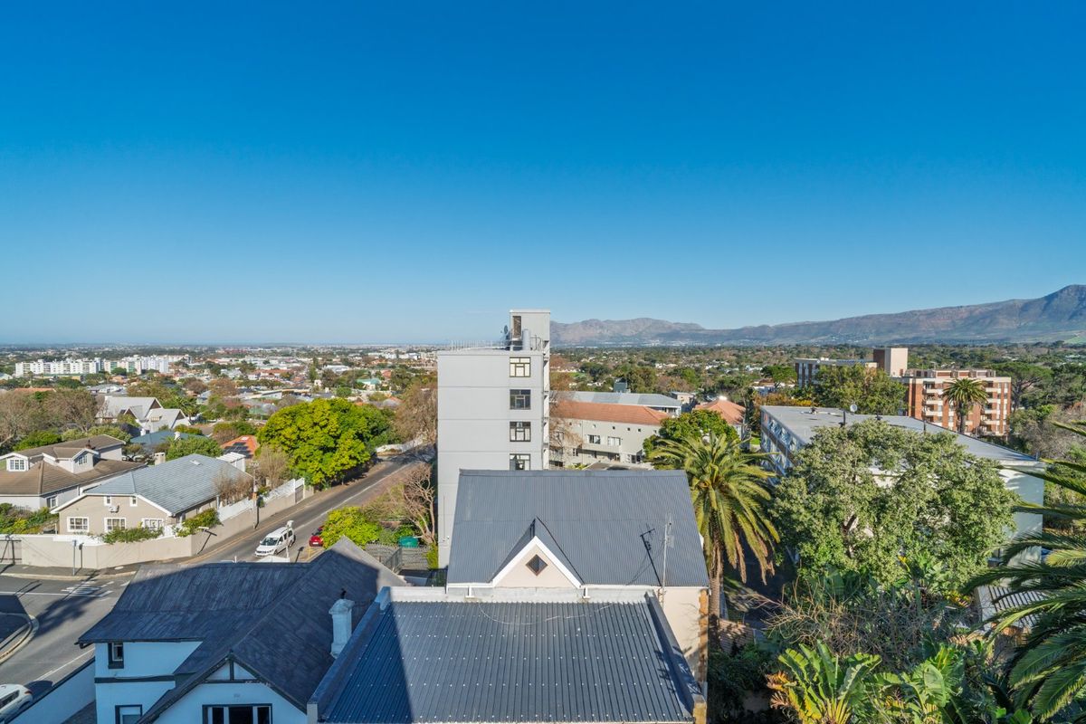 Sweeping False Bay & Table Mountain Views from the Fifth Floor - Photo 4