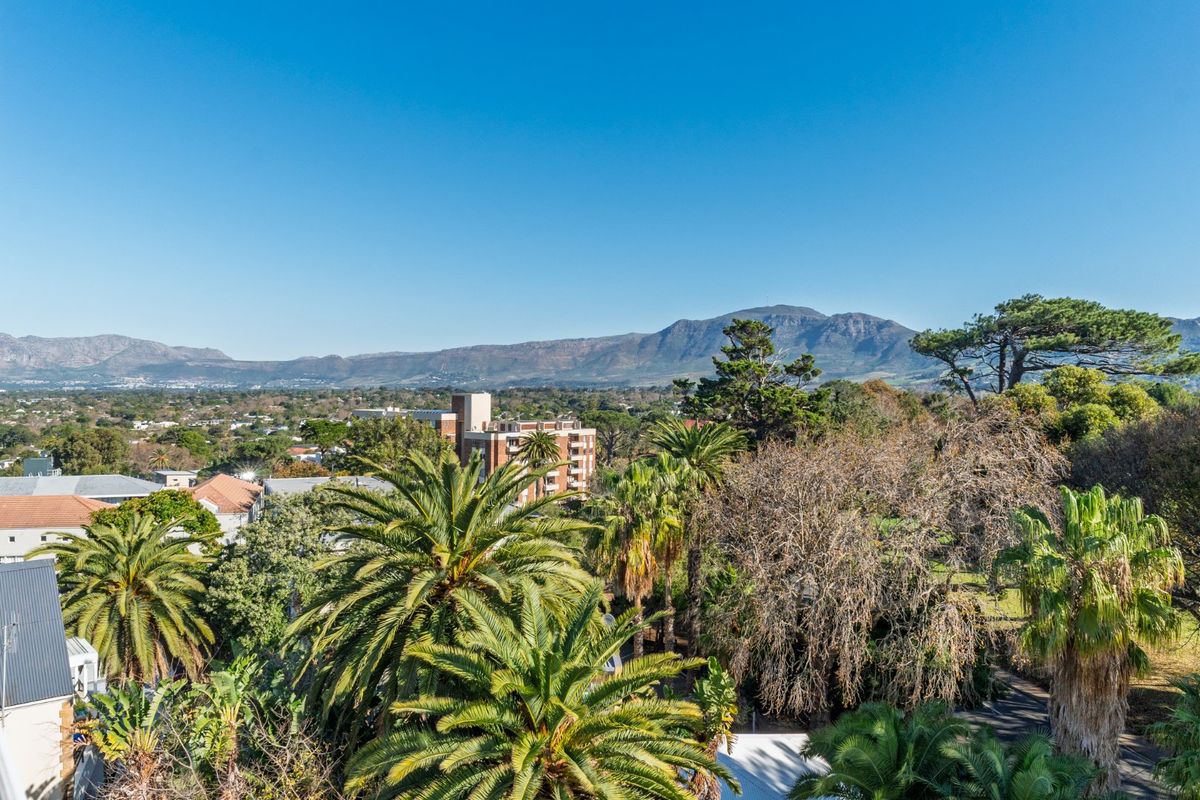Sweeping False Bay & Table Mountain Views from the Fifth Floor - Photo 3