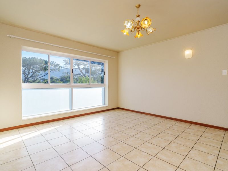 Sweeping False Bay & Table Mountain Views from the Fifth Floor - Photo 7