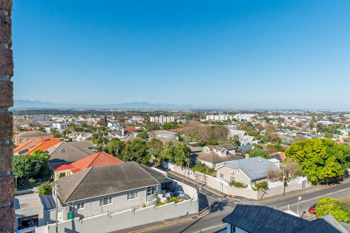 Sweeping False Bay & Table Mountain Views from the Fifth Floor - Photo 2