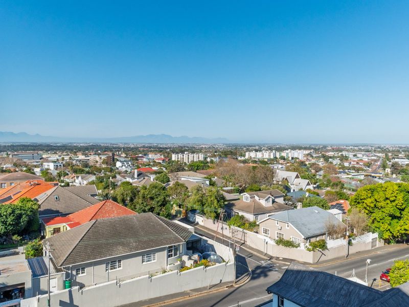 Sweeping False Bay & Table Mountain Views from the Fifth Floor - Photo 2