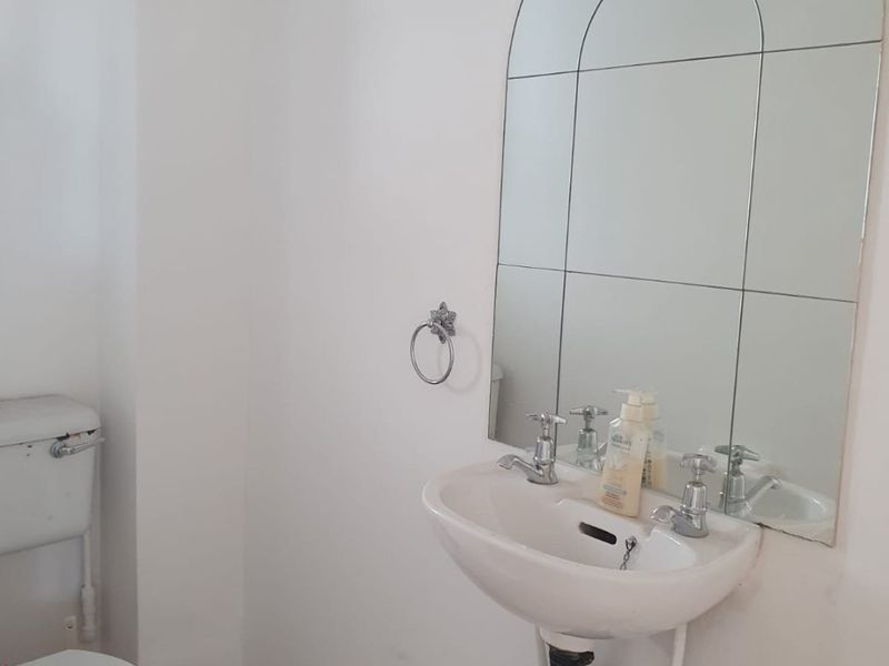 Comfortable, secure duplex with private garden in Edenvale.  - Photo 7
