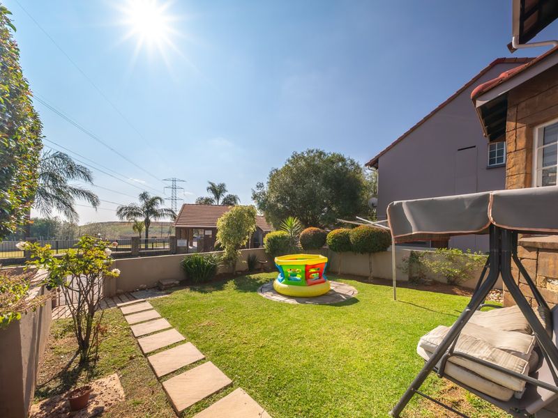 Spacious 3 Bedroom Duplex with Private Garden in Brigadoon, Edenglen - Photo 4