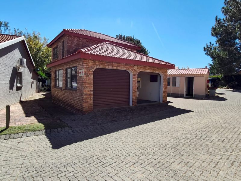 Charming Lock-Up-and-Go Retreat in Secure Misty Bay Estate – Vaal Dam - Photo 2