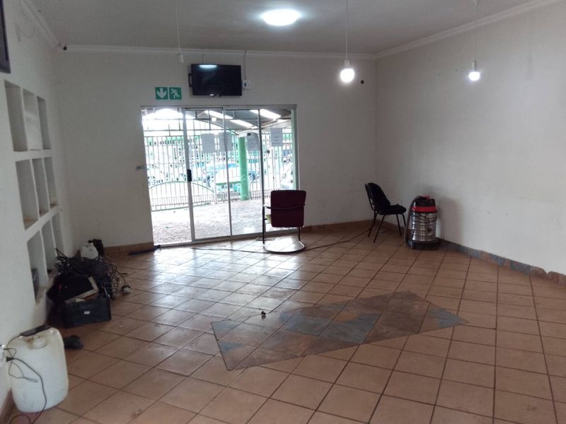 Prime Commercial Property With Exceptional Business Potential - Photo 10