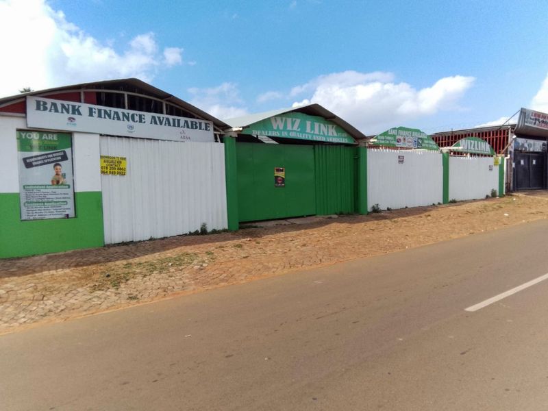 Prime Commercial Property With Exceptional Business Potential - Photo 3