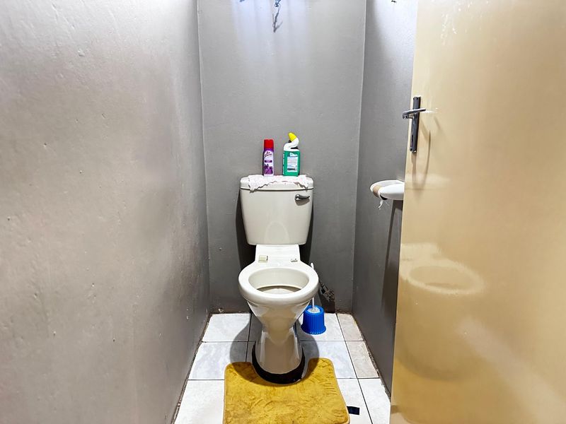 Fully Furnished House available for rental at Protea North - Photo 10