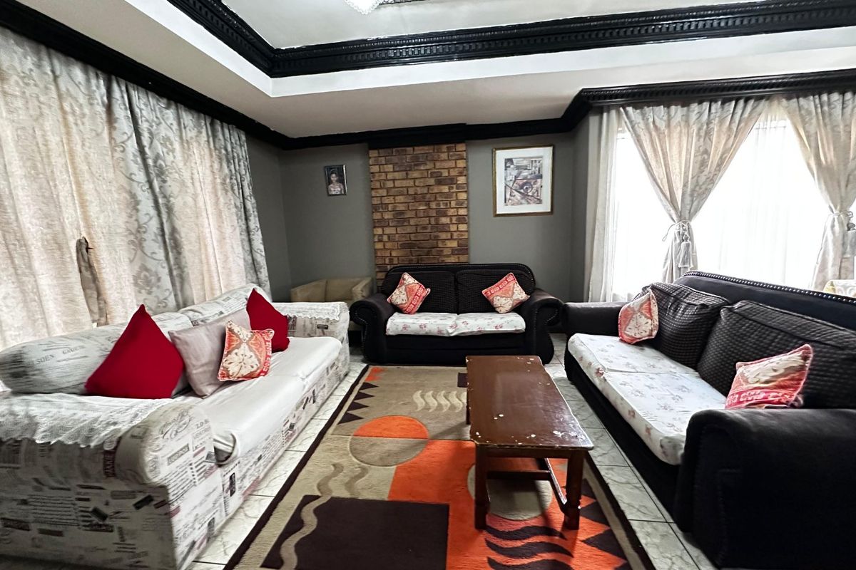 Fully Furnished House available for rental at Protea North - Photo 5