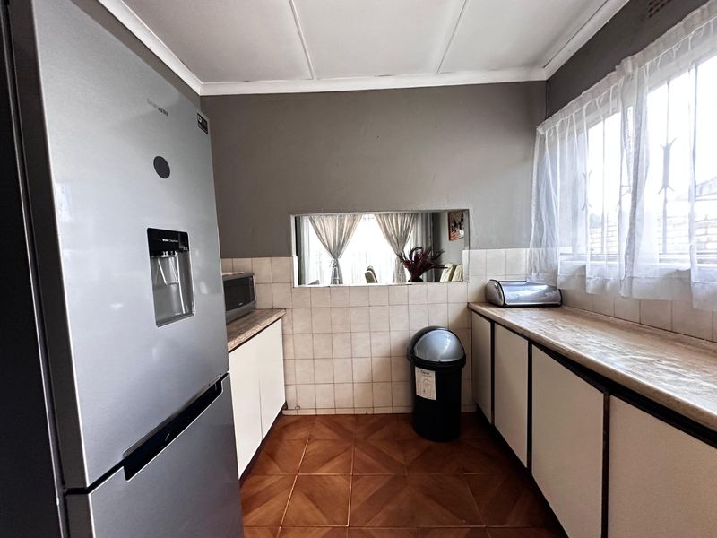 Fully Furnished House available for rental at Protea North - Photo 2