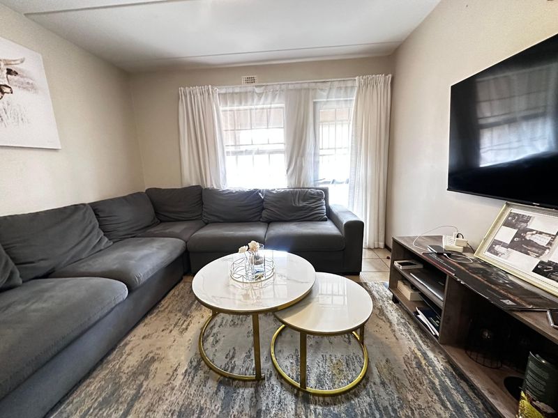 2 Bedroom and 1 Bathroom available for you to buy Call us now!! - Photo 4