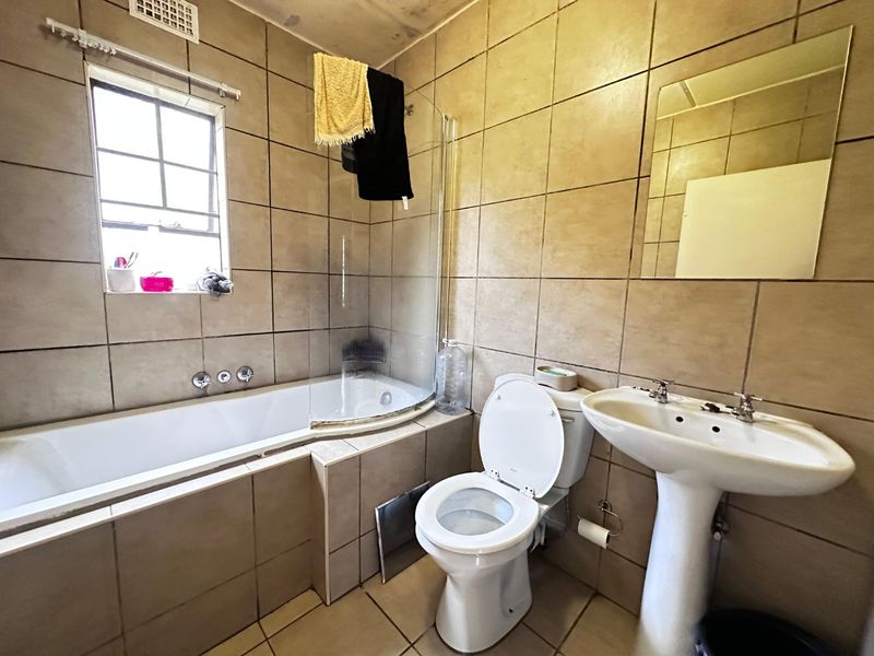 2 Bedroom and 1 Bathroom available for you to buy Call us now!! - Photo 9