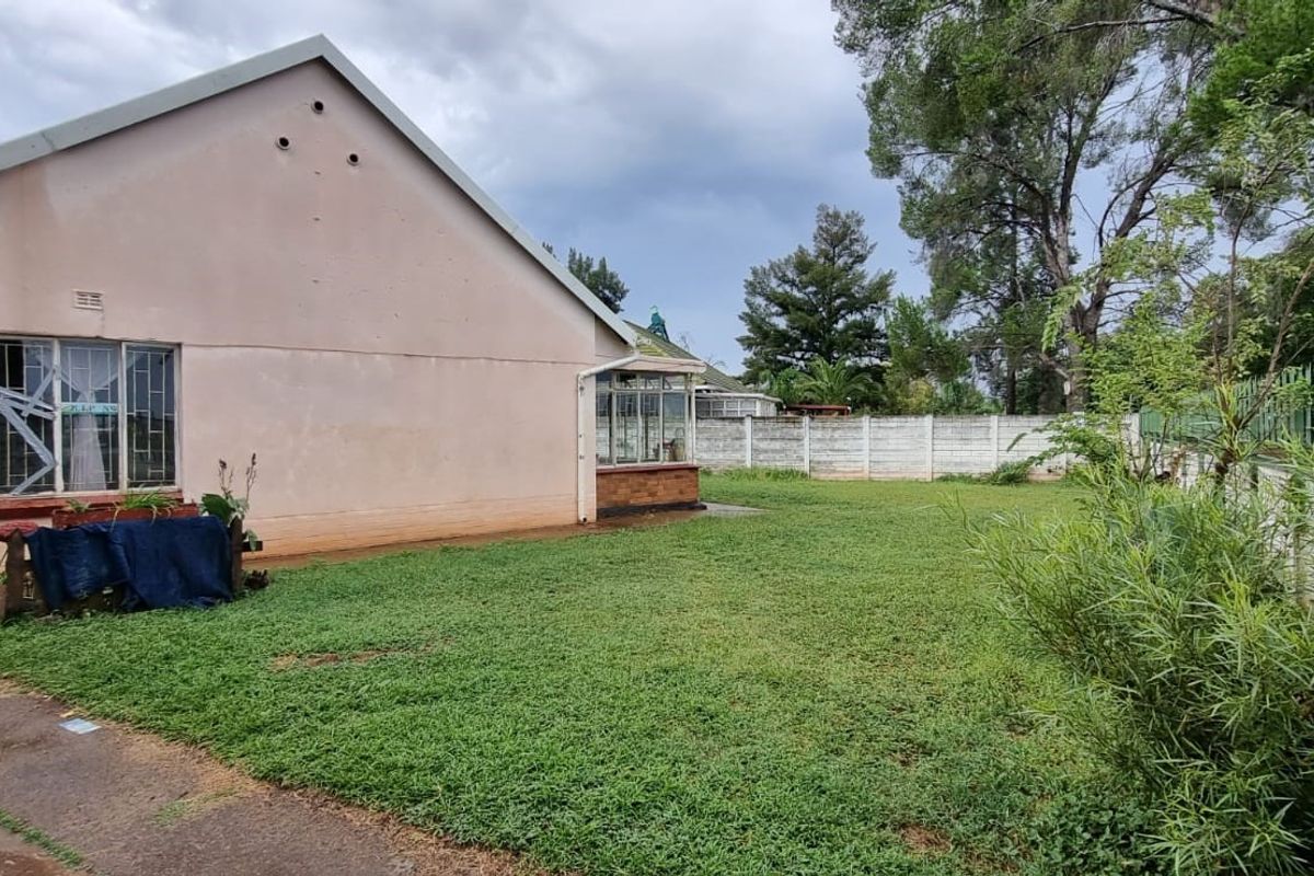 3 Bedroom House for sale in Stilfontein - Photo 3