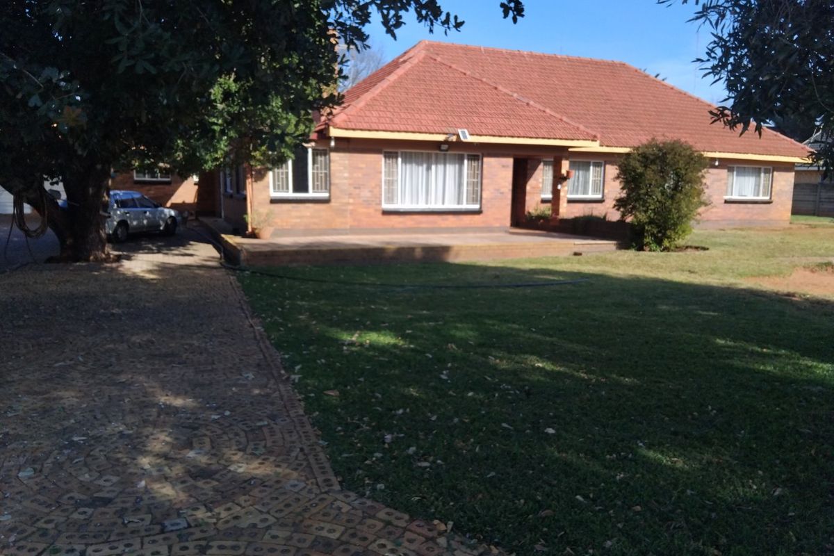 4 Bedroom house for Sale in Stilontein - Photo 5