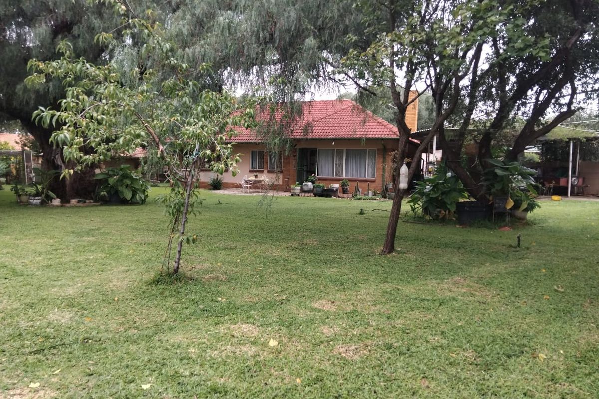 3 Bedroom House for Sale in Stilfontein - Photo 4