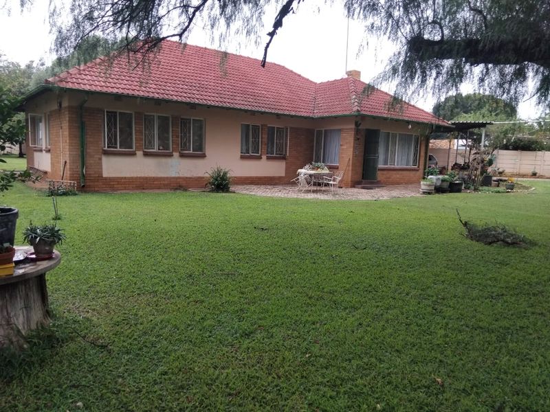 3 Bedroom House for Sale in Stilfontein - Photo 1