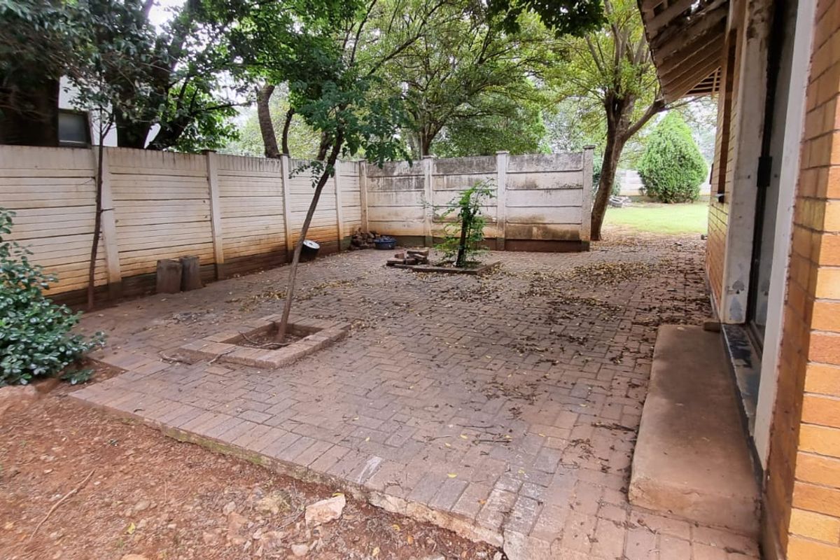 3 Bedroom House for Sale in Stilfontein - Photo 5