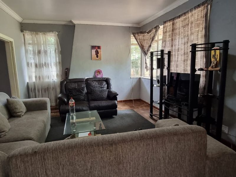3 Bedroom House for Sale in Stilfontein - Photo 8