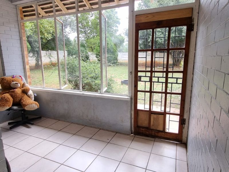 3 Bedroom House for Sale in Stilfontein - Photo 6