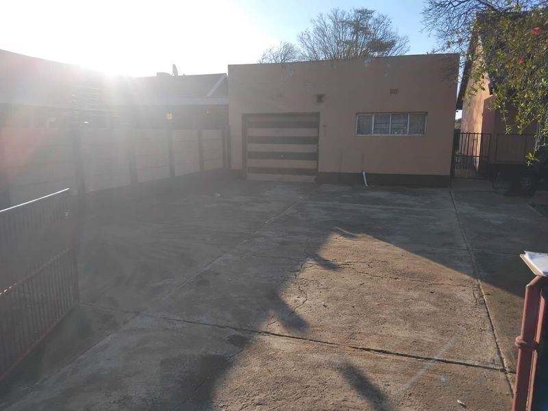 3 Bedroom Home with Braai and Secure Garden - Photo 3