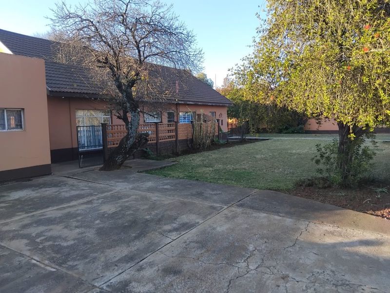 3 Bedroom Home with Braai and Secure Garden - Photo 1