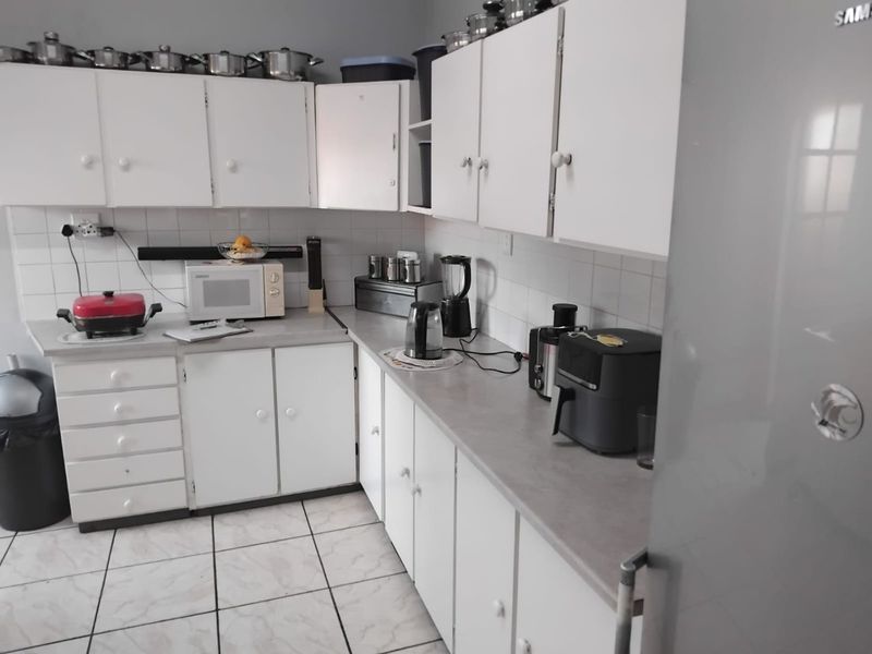 3 Bedroom Home with Braai and Secure Garden - Photo 10