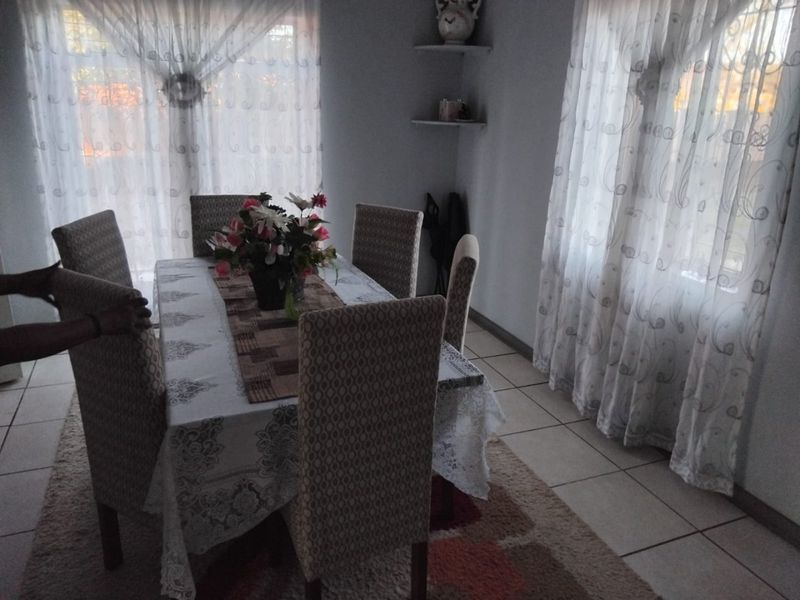 3 Bedroom Home with Braai and Secure Garden - Photo 8