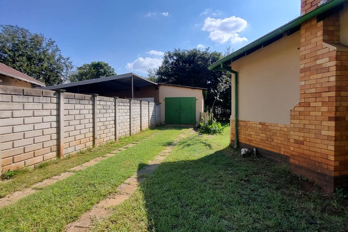 3 bedroom house for sale in Stilfontein - Photo 3