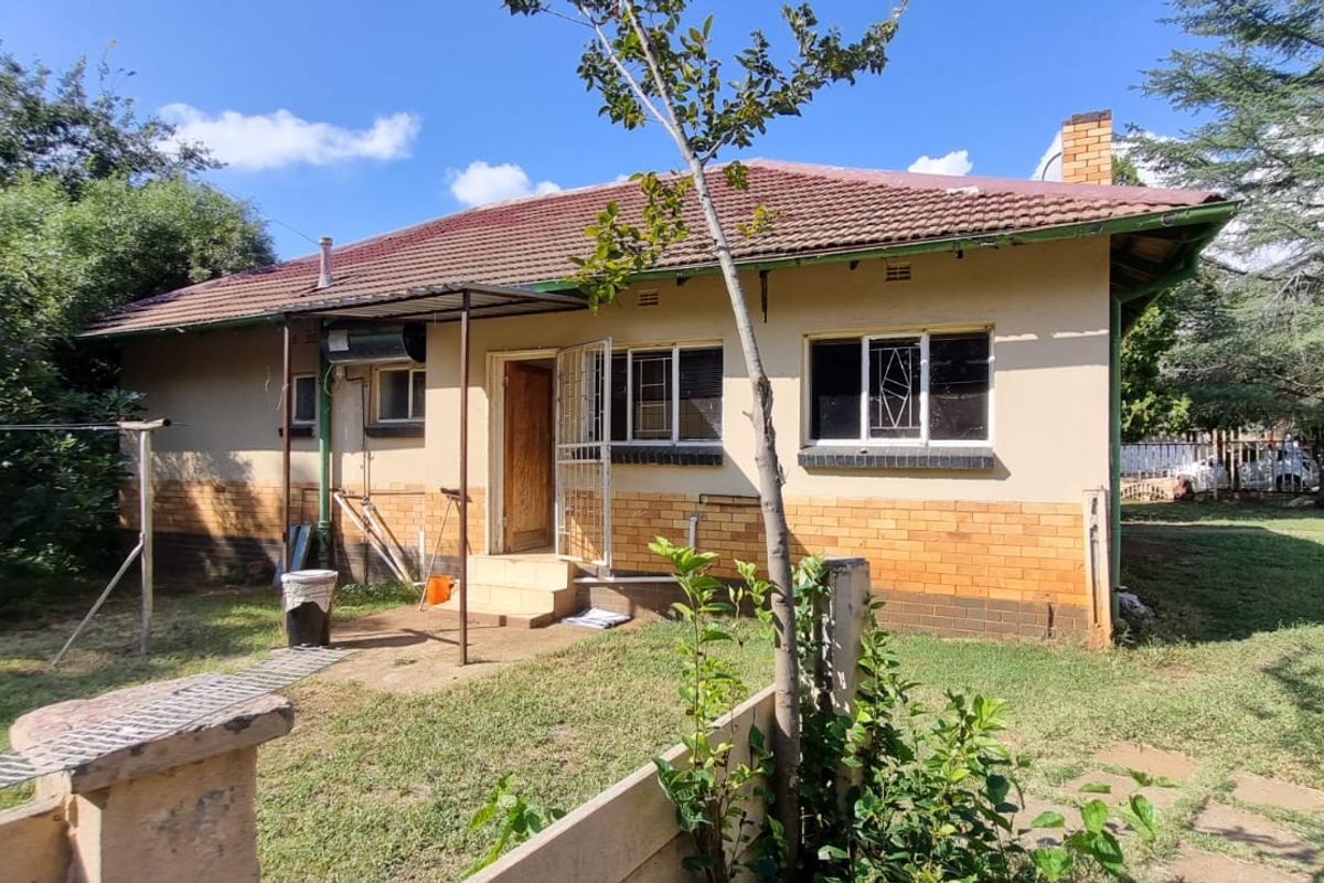 3 bedroom house for sale in Stilfontein - Photo 2