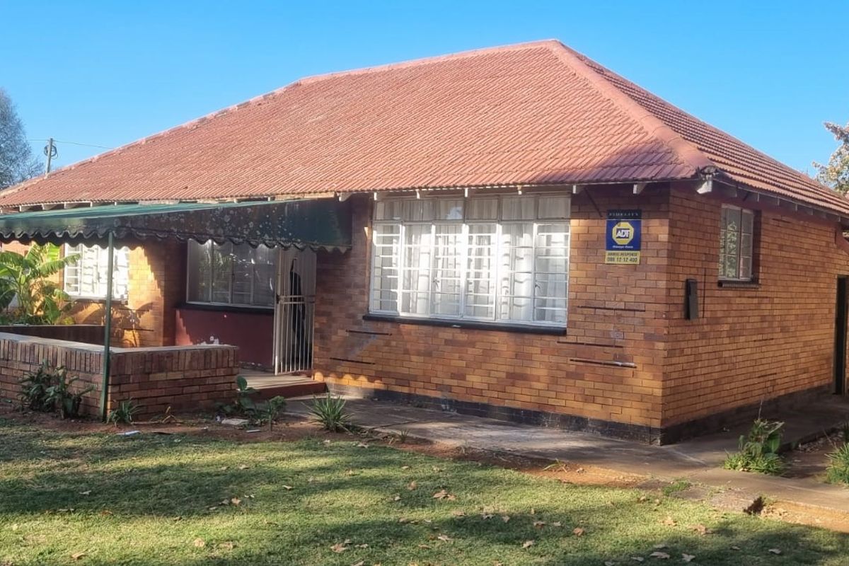 3 Bedroom House for Sale in Stilfontein - Photo 3