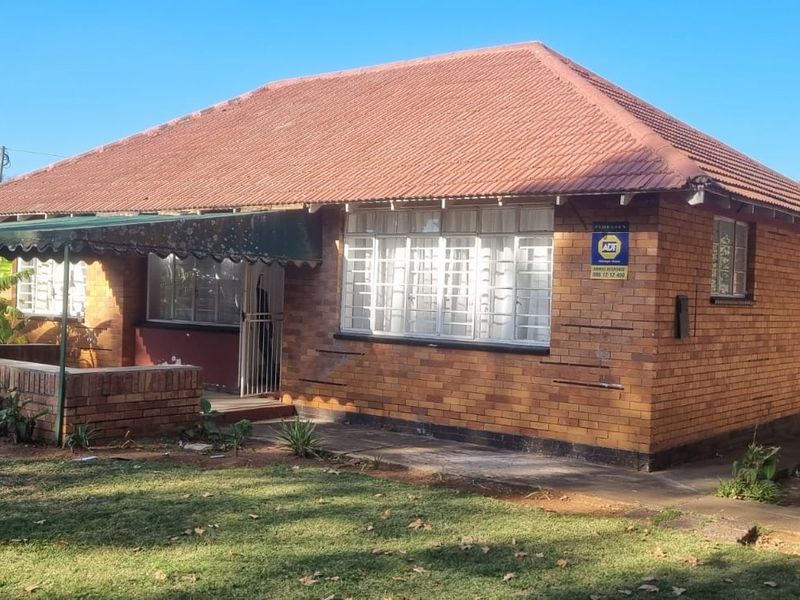3 Bedroom House for Sale in Stilfontein - Photo 3