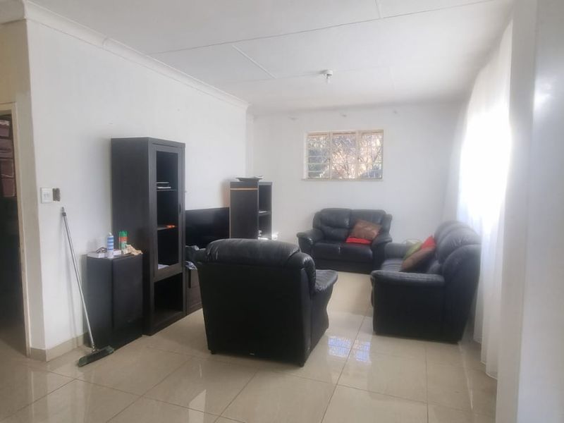 3 Bedroom House for Sale in Stilfontein - Photo 7