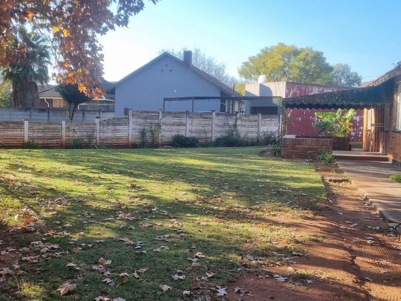 3 Bedroom House for Sale in Stilfontein - Photo 2