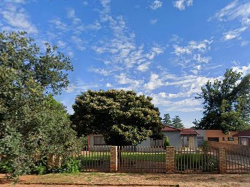 Charming Stilfontein Home  - Photo 2