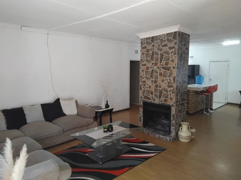 Charming Stilfontein Home  - Photo 3