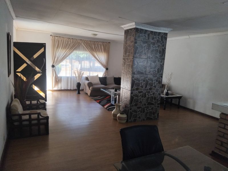 Charming Stilfontein Home  - Photo 5