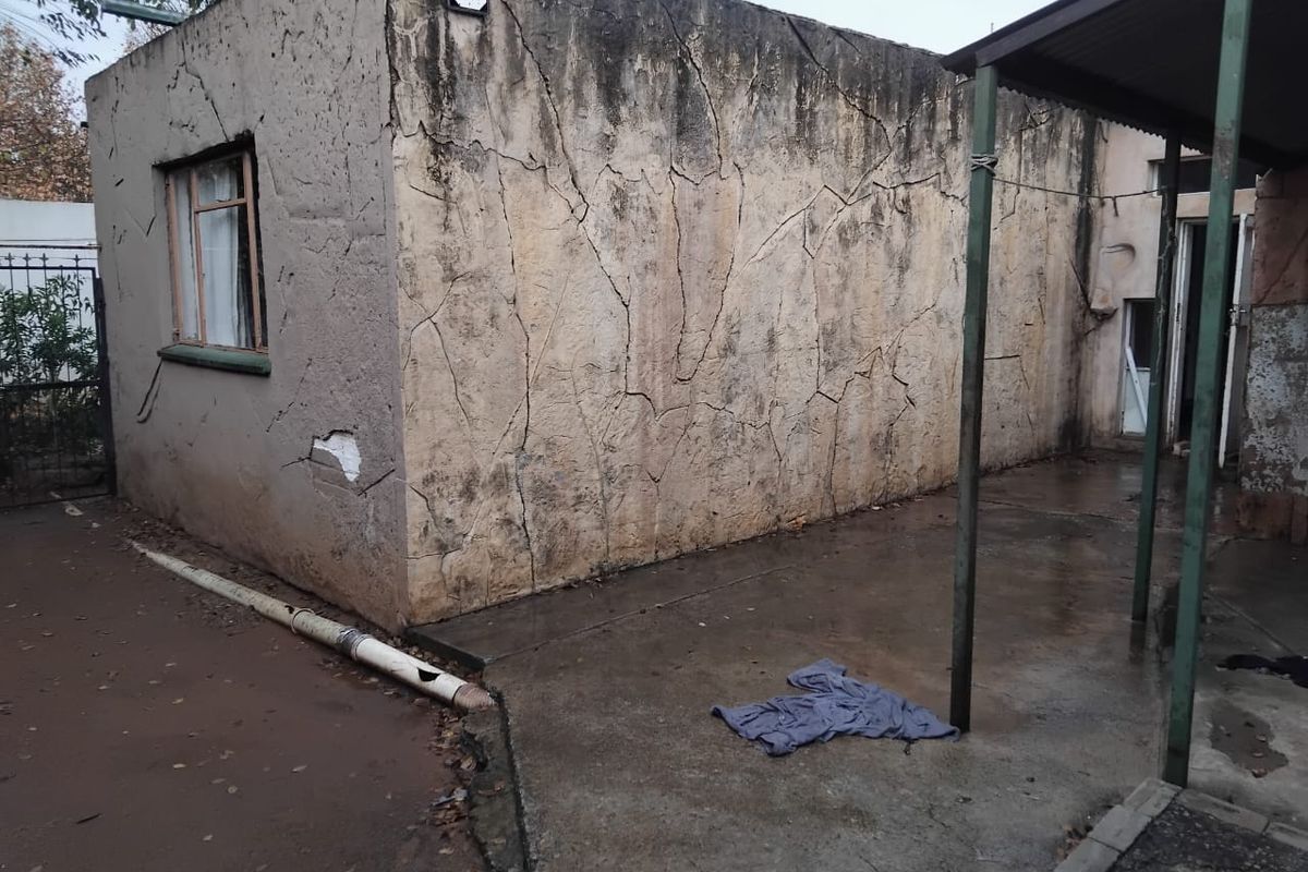 3 Bedroom House for Sale with 1 Bedroom Flat in Pienaarsdorp - Photo 4