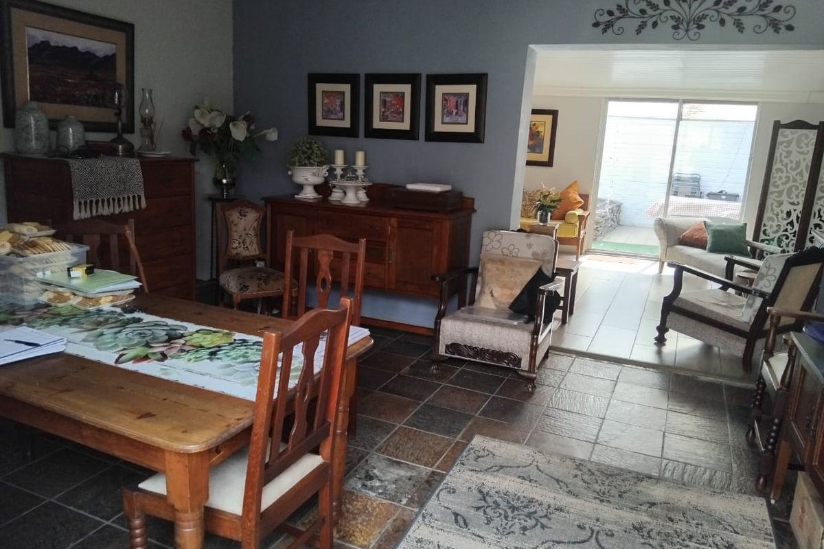 Family Home with Flatlet and Study - Photo 5